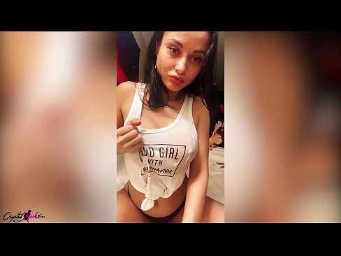 ❤️ Згодна бујна жена ја оттргнува пичката и ги милува нејзините огромни цицки во влажна маица ❌ Порно видео на mk.pornio.xyz ❤