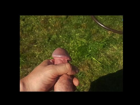 ❤️ Жешката девојка ја заебава својата розова пичка и свршува со шприц во летна бавча ❌ Порно видео на mk.pornio.xyz ❤