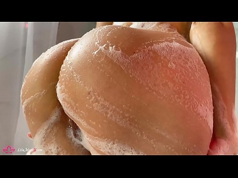 ❤️ Бринета мастурбира пичка со вибратор за интензивен оргазам под туш ❌ Порно видео на mk.pornio.xyz ❤