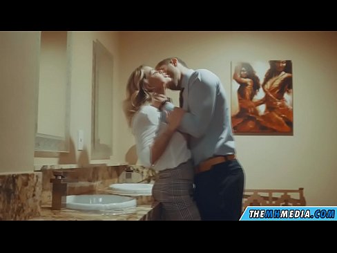 ❤️ Кога бујна русокоса ќе ве заведе во јавен тоалет ❌ Порно видео на mk.pornio.xyz ❤